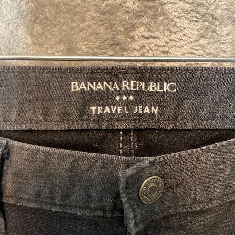 Banana Republic Men 33x32* Athletic Fit Taper Travel Jean 5 Pocket Stretch Gray